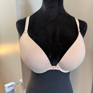 Victorias Secret PINK Nude Beige‎ Wear Everywhere Front Close Pushup Bra 34DD